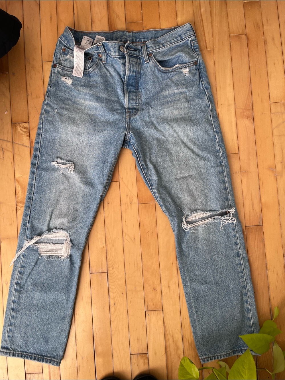 Levi's 501 Women's Distressed Jeans